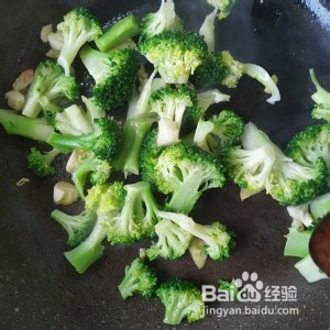 低脂美味鸡胸肉炒西兰花的做法