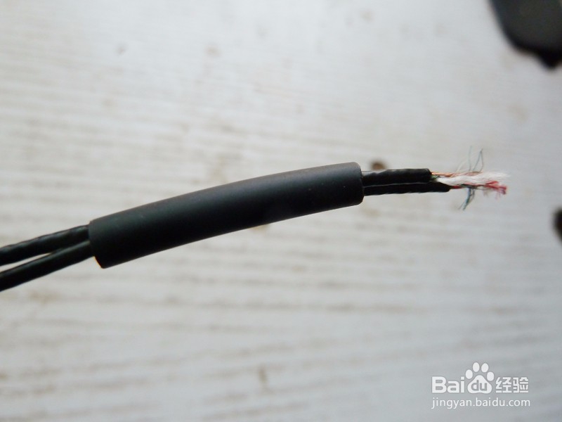 耳机更换插头方法