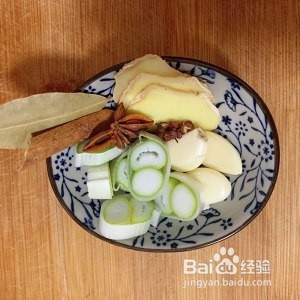 简单易做,香味四溢的小鸡炖蘑菇