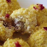 小米肉末豆腐丸子蒸