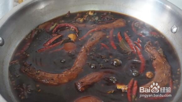 如何自制美味的麻辣鸭脖子