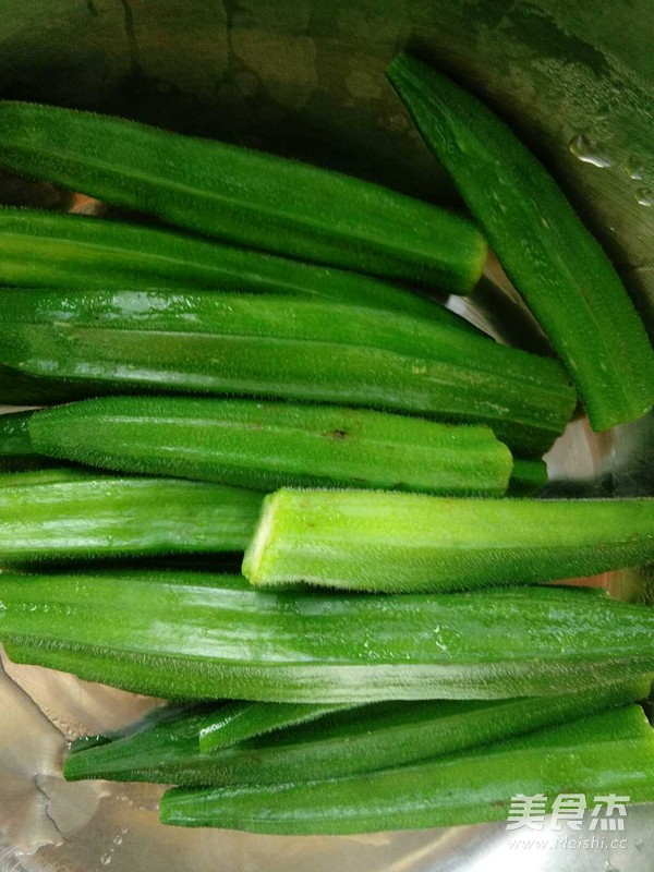 秋葵炒鸡蛋的做法