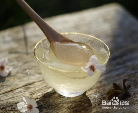 怎样吃蜂王浆不辣嗓子?蜂王浆口感有点辣正常吗?