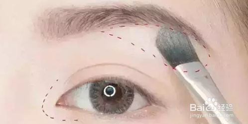精致烟熏妆的化妆技巧