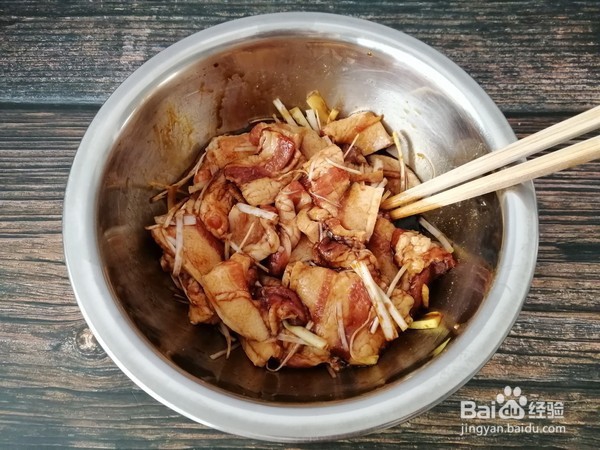 软糯咸香的南瓜粉蒸肉