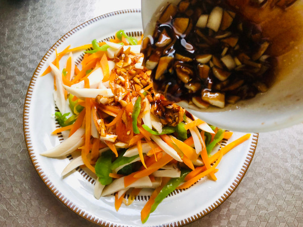 凉拌杏鲍菇胡萝卜