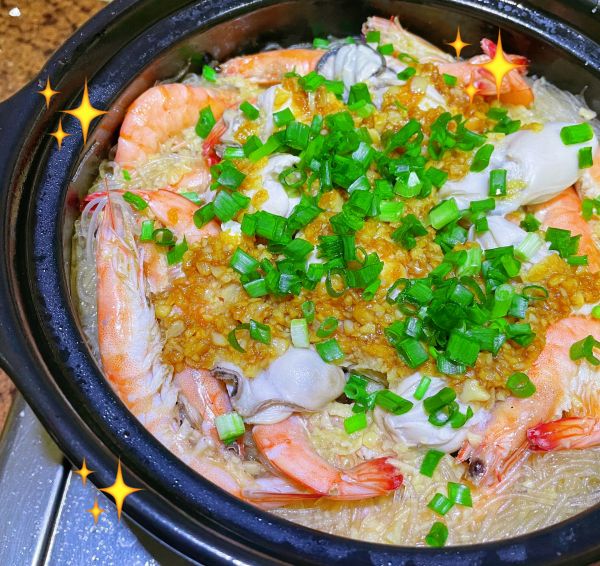 鲜虾生蚝粉丝煲