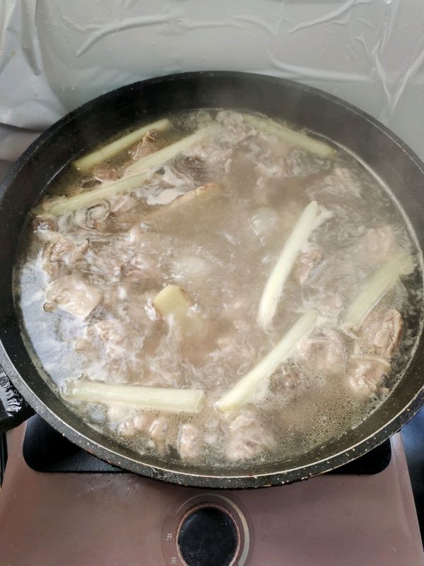 西红柿土豆牛腩煲