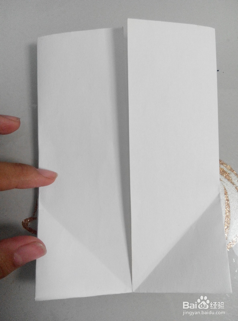 如何让废旧纸张变身储物小盒