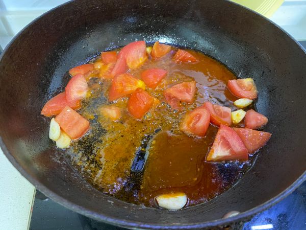 番茄酸汤鱼火锅