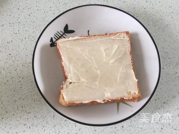 鸡蛋西红柿三明治