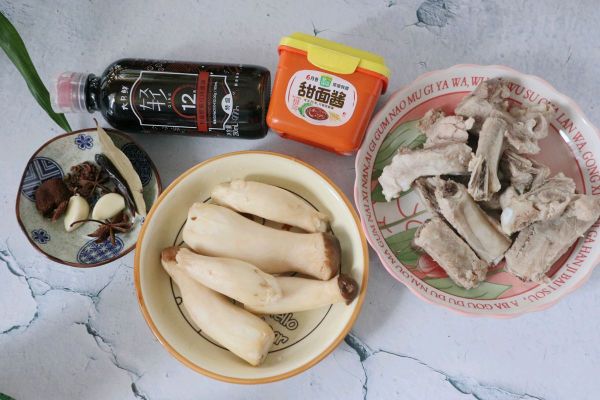 杏鲍菇酱焖排骨