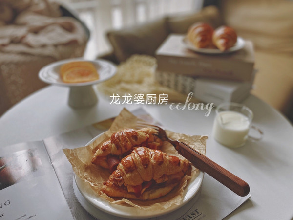 【培根可颂三明治】