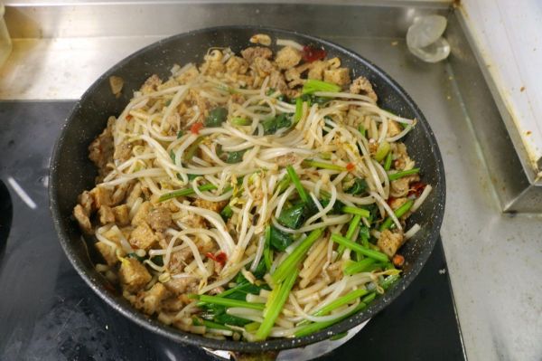 沙茶牛肉焖米粉