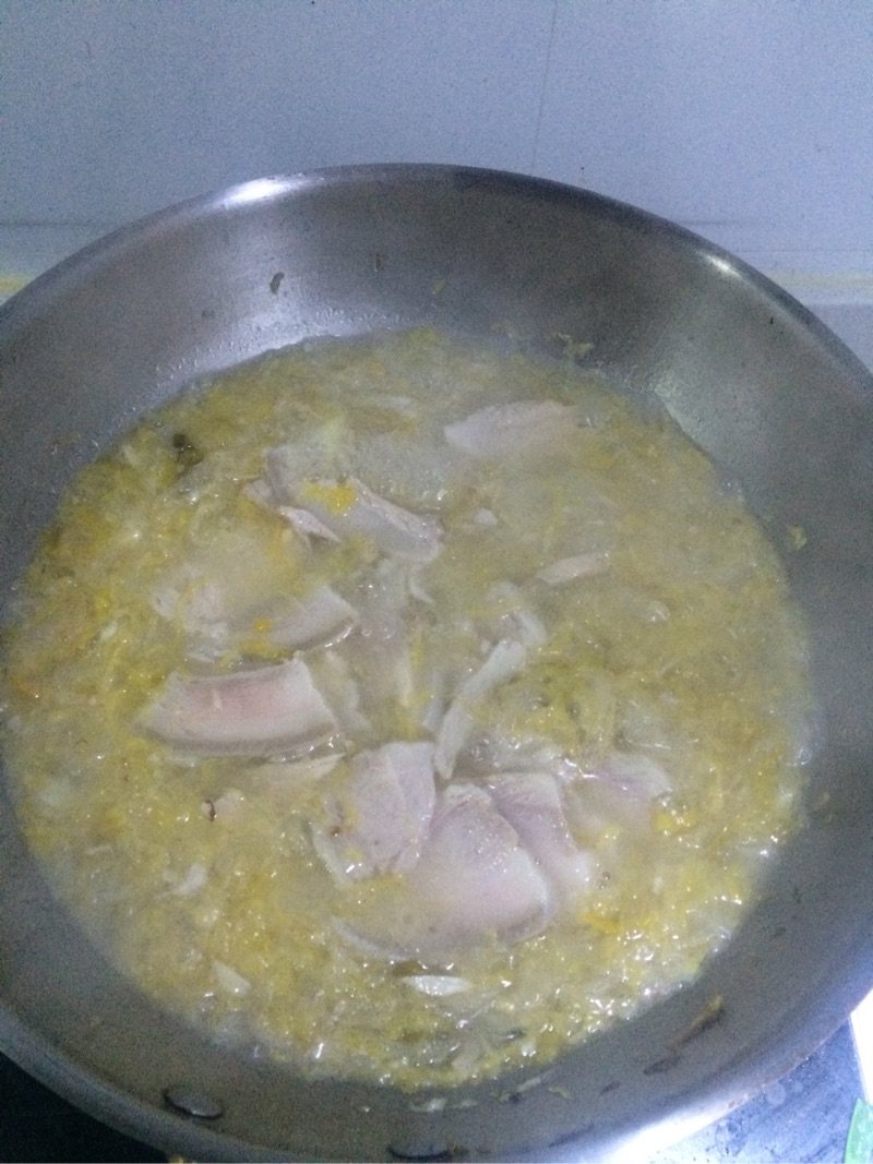 你绝对没吃过的农家美食，农家汆白肉（猪肉炖酸菜）