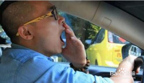 夏天开车犯困怎么办？