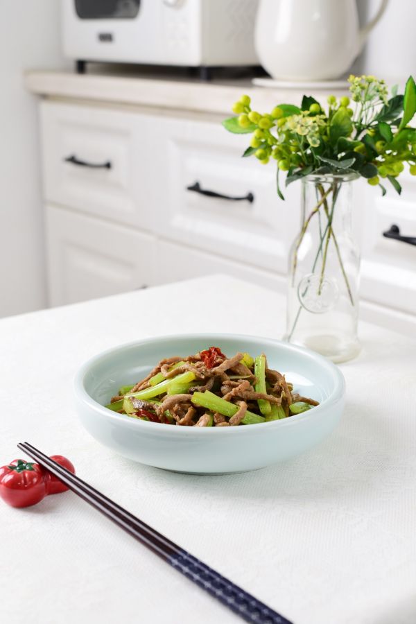黑椒干煸肉丝芹菜