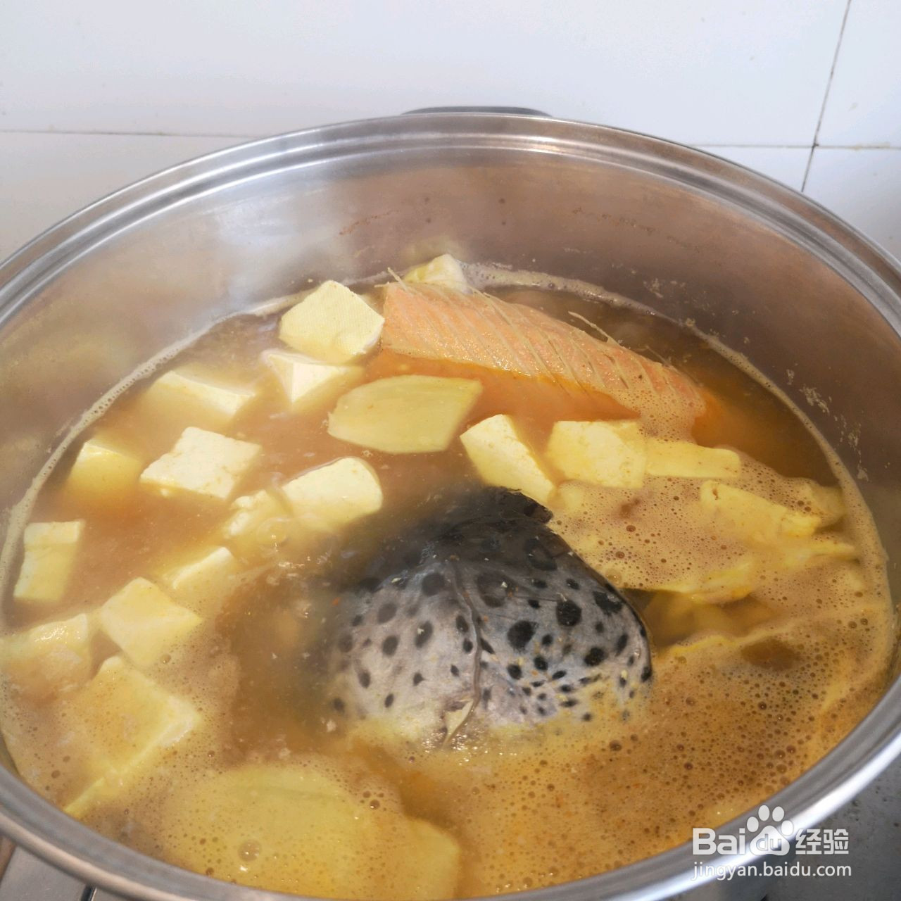 咖喱鱼头豆腐汤的做法