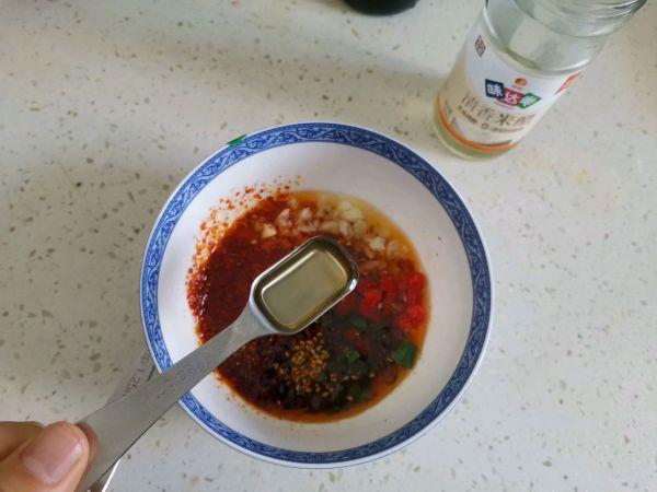 凉拌鸡丝荞麦面