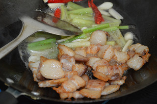 简单花菜炒肉