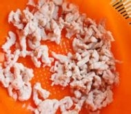 皮蛋瘦肉粥的做法(简单易学,适合情侣一起)