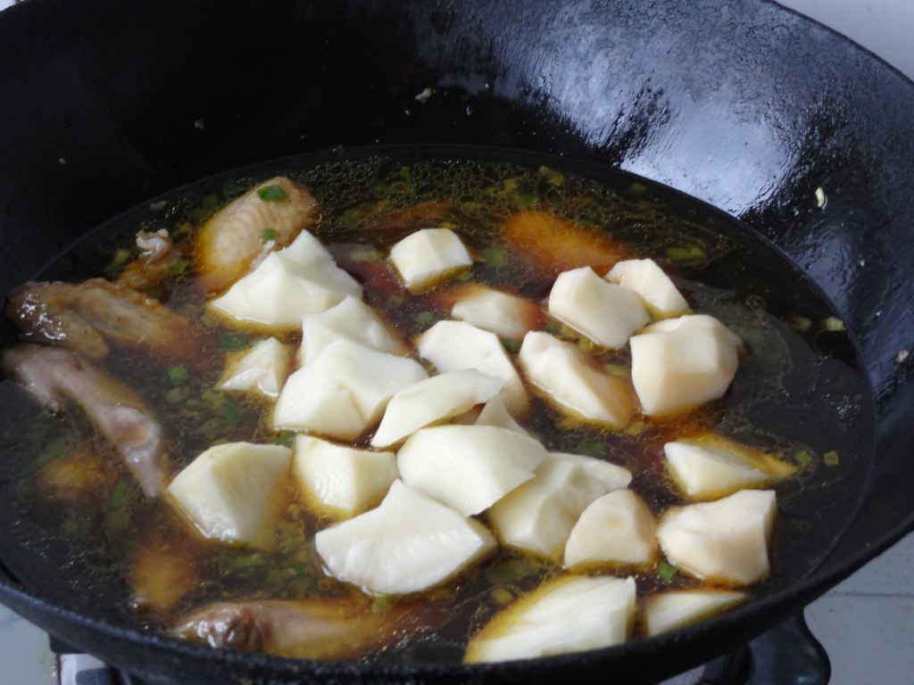香甜可口的土豆焖鸡翅,好吃的根本停不下来