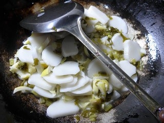雪菜笋尖炒年糕