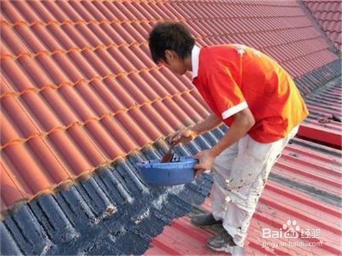 夏季雨水大,屋顶老漏水如何解决?