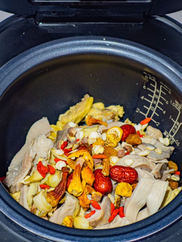 奶香椰汁猪肚鸡汤