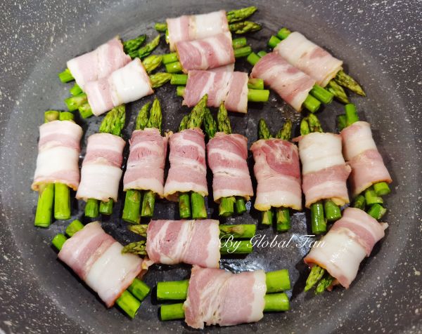 香煎培根芦笋卷