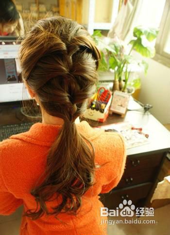 模特教授名媛发型扎法步骤为你解烦恼