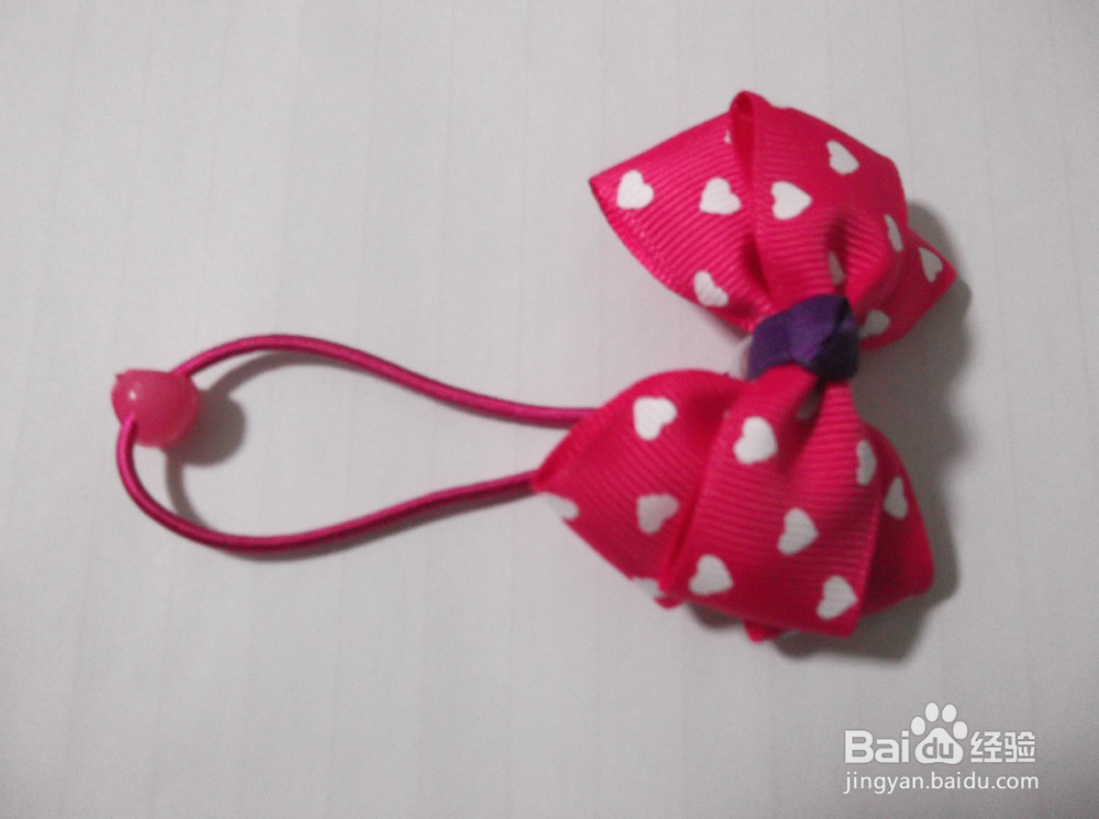 DIY发饰:一起做双层粉红色蝴蝶结发绳