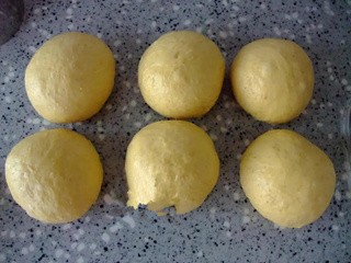 南瓜蓝莓奶酪包怎么做?