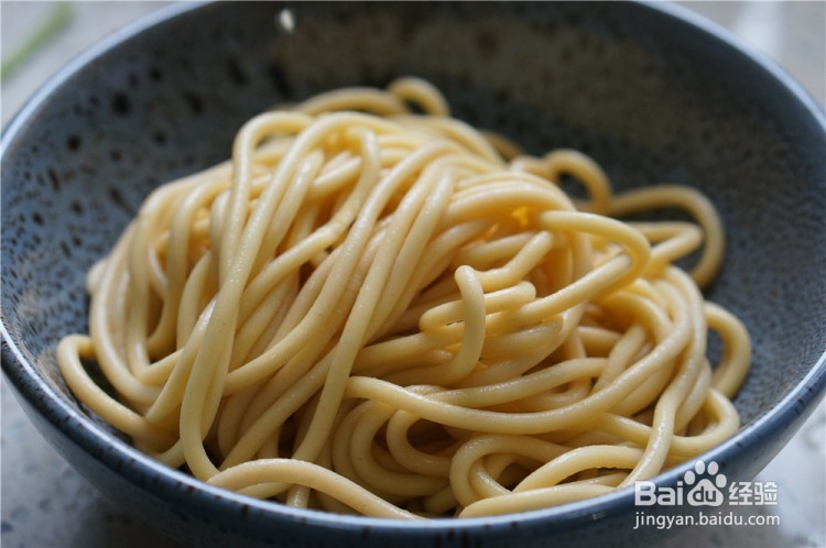榨菜牛肉胡萝卜面