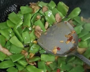 扁豆炒肉的做法
