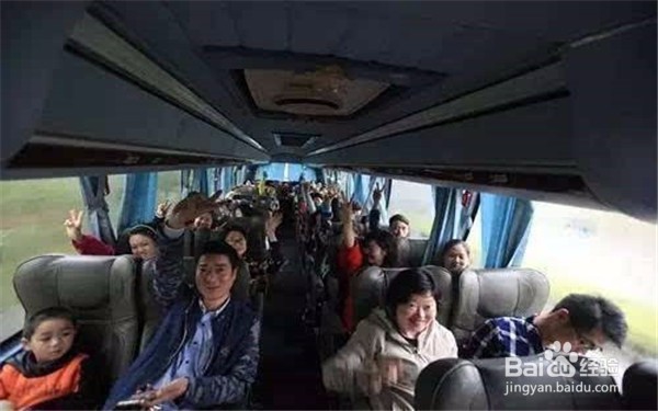 旅游巴士导游如何主持