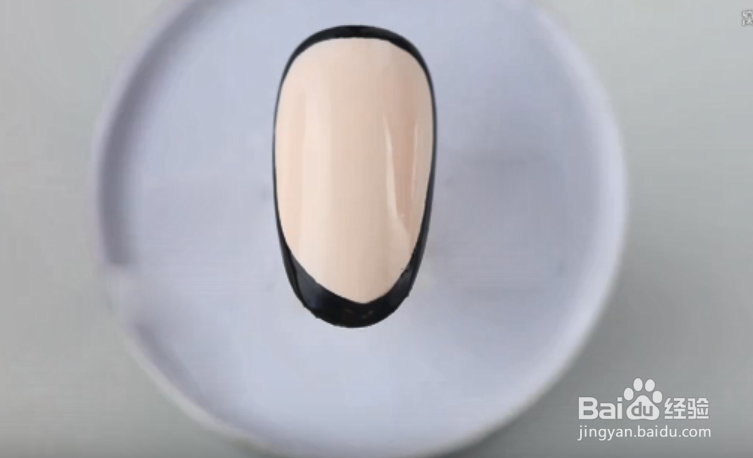 怎样做破洞丝袜指甲?