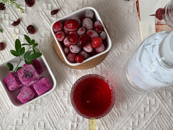 蔓越莓火龙果冰饮