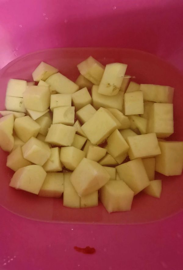 西红柿土豆顿牛腩