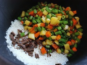 如何做出好吃的豆角焖饭