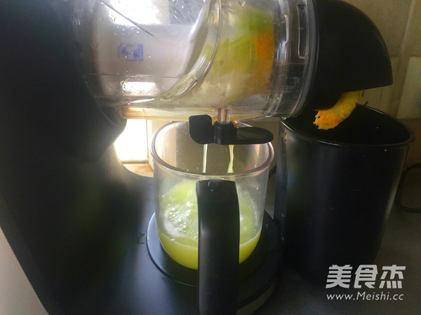 芹菜雪梨汁的做法