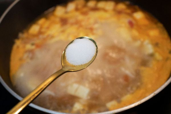 番茄金针菇豆腐汤