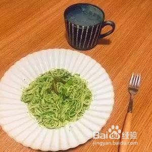 如何制作奶香菠菜意面（图解）