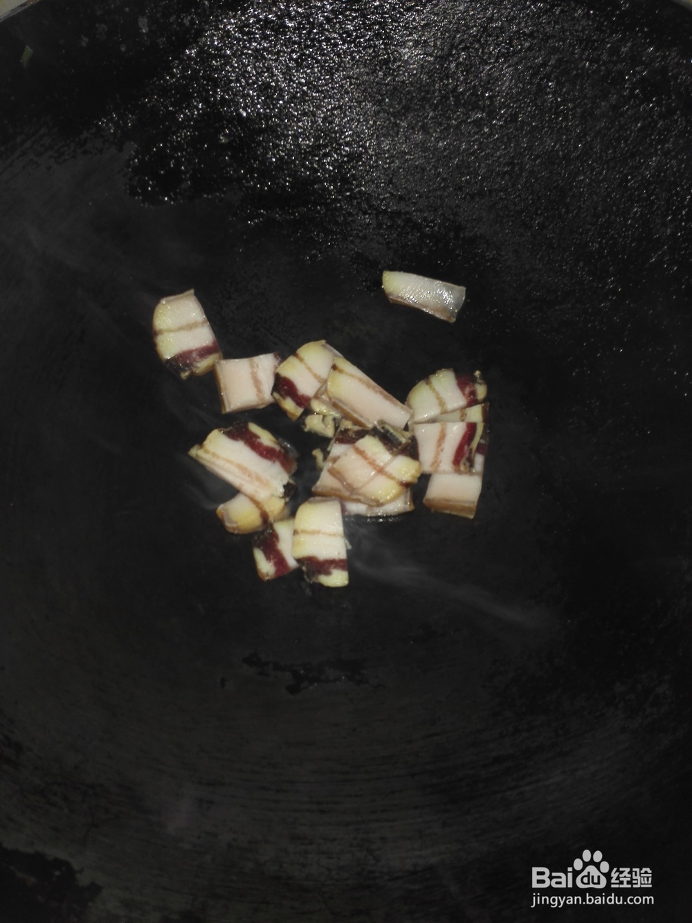 腊肉炒茼蒿叶的做法