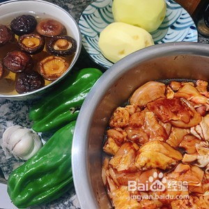 黄焖鸡米饭的做法