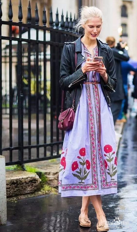 秋季怎么搭配长裙，平底鞋与长裙的穿搭尽显优雅