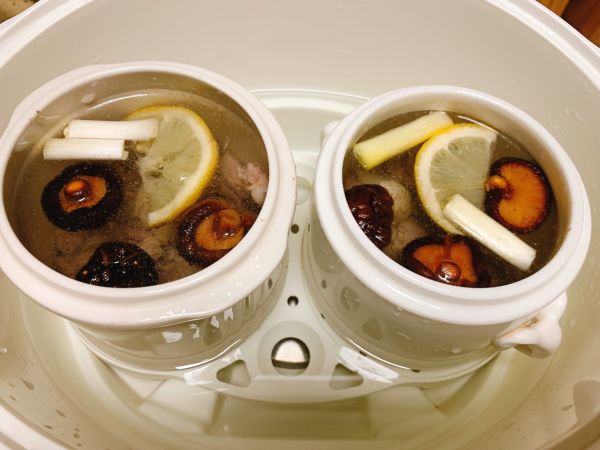 干贝芡实花菇汤