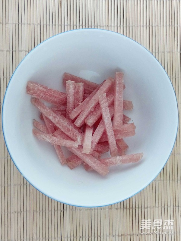 肉丝炒面的做法