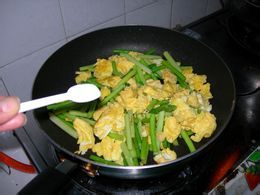 蒜薹炒鸡蛋