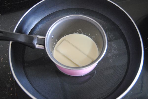 白巧蓝莓夹心马卡龙